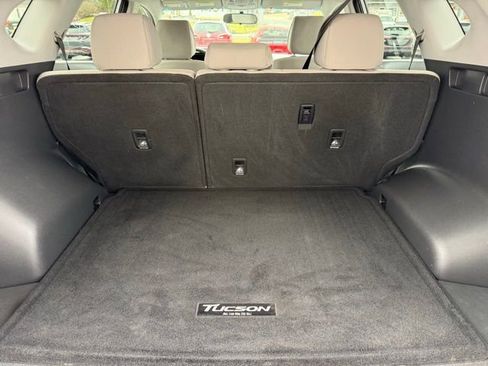 Used 2018 Hyundai Tucson SE image 12