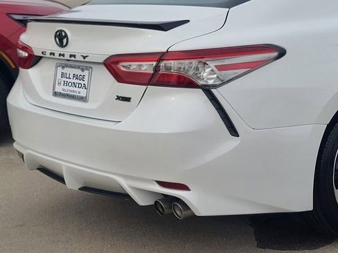 Used 2019 Toyota Camry XSE image 7