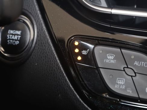 Used 2018 Toyota C-HR XLE FWD image 8