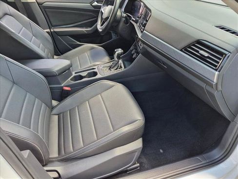 Used 2023 Volkswagen Jetta SE w/ Panoramic Sunroof Package FWD image 19
