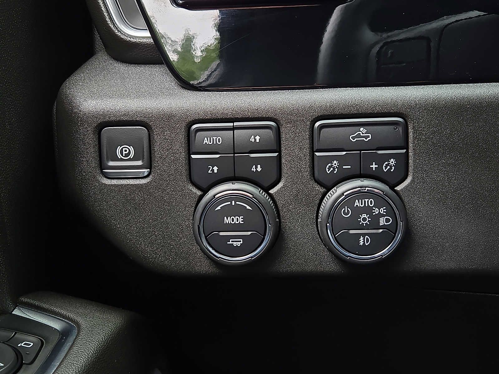 Used 2024 Chevrolet Silverado 1500 RST w/ Z71 Off-Road Package AWD/4WD image 26
