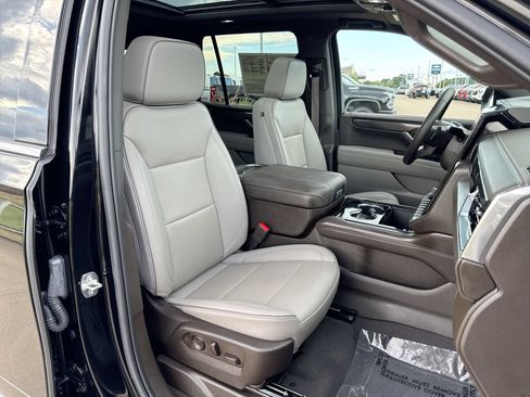 Used 2025 GMC Yukon Elevation w/ Technology Package AWD/4WD image 28