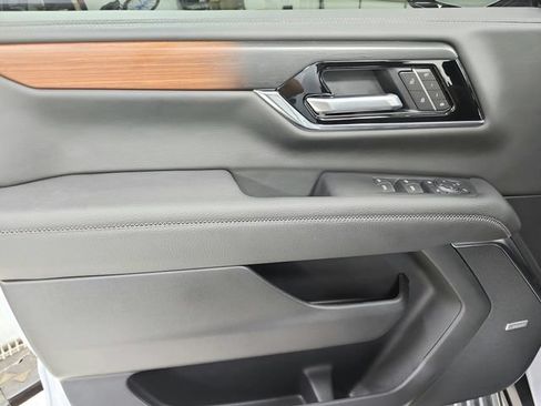 Used 2026 GMC Yukon XL Denali w/ Sun & Power Step Package AWD/4WD image 40