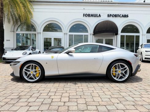 Used 2022 Ferrari Roma RWD image 16