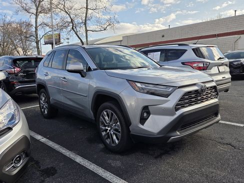 Used 2022 Toyota RAV4 Limited image 1