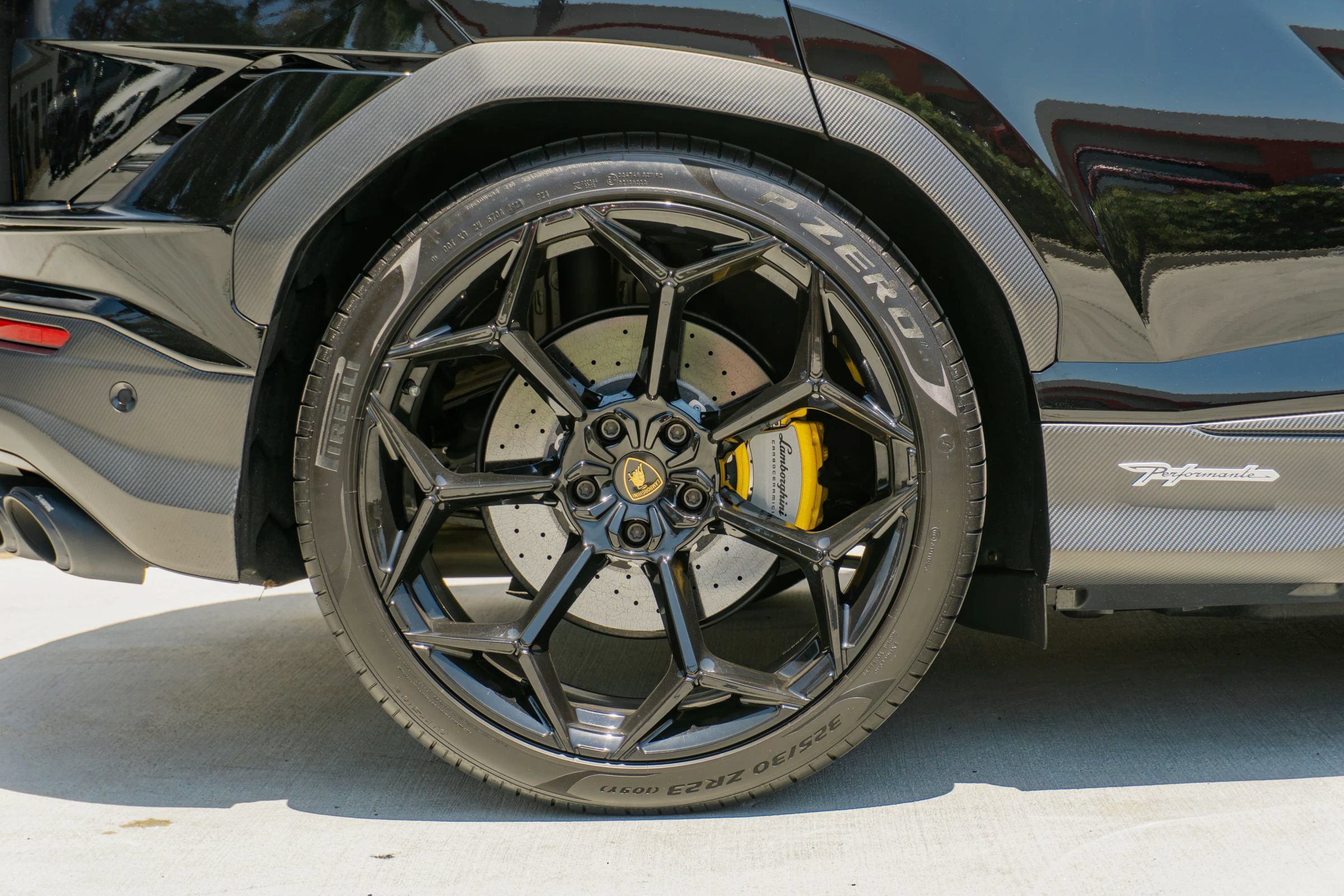 Used 2024 Lamborghini Urus Performante AWD/4WD image 37