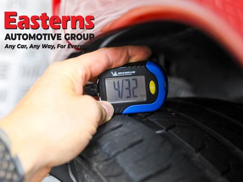 Used 2023 Jeep Compass Limited image 27