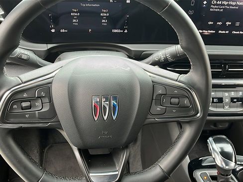 Used 2025 Buick Envista Sport Touring image 20