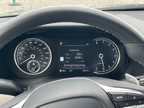 Used 2025 Genesis G70 2.5T image 40