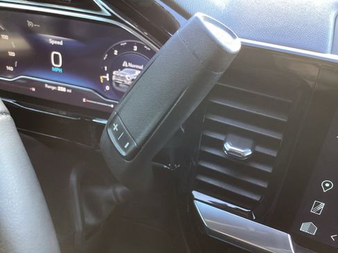 Used 2024 Chevrolet Silverado 2500 LTZ w/ LTZ Premium Package image 28