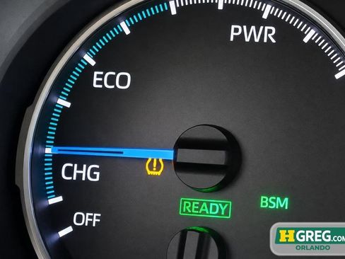 Used 2021 Toyota RAV4 XLE w/ Convenience Package AWD/4WD image 14