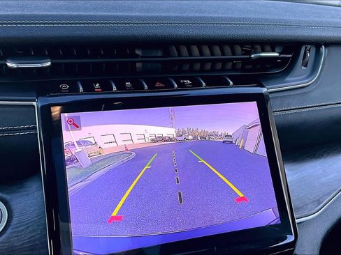 Used 2023 Jeep Grand Cherokee L Limited image 33