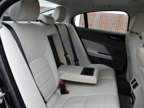 Used 2019 Jaguar XE Prestige image 29