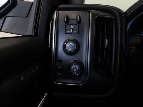 Used 2018 Chevrolet Silverado 1500 LTZ Z71 w/ LTZ Plus Package AWD/4WD image 28