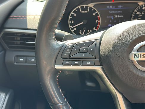 Used 2022 Nissan Altima 2.5 SR w/ Midnight Edition Package FWD image 17
