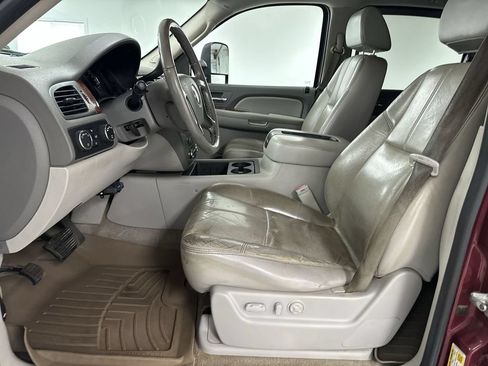 Used 2007 GMC Yukon XL SLT w/ SLT Preferred Equipment Group AWD/4WD image 10