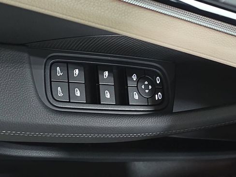 Certified 2025 Porsche Panamera 4 AWD/4WD image 21