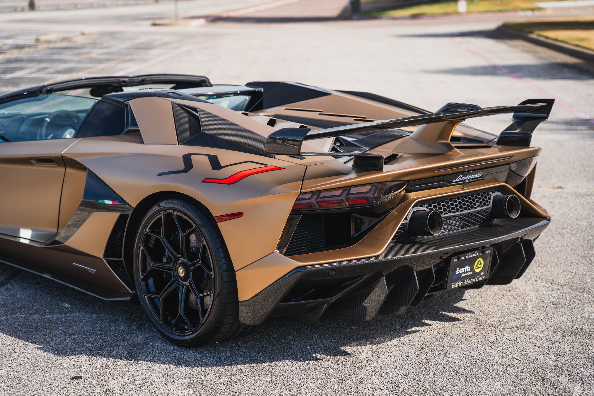 Used 2021 Lamborghini Aventador SVJ AWD/4WD image 22