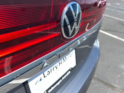 Used 2024 Volkswagen Atlas SE FWD image 22