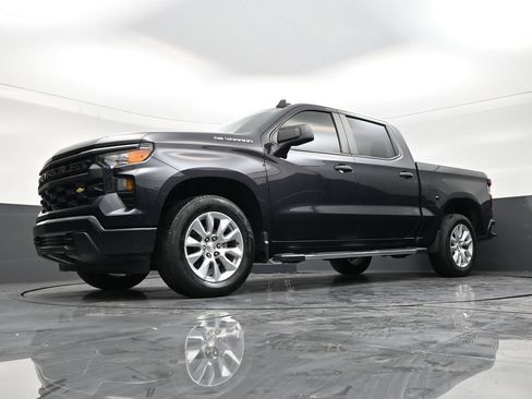 Used 2023 Chevrolet Silverado 1500 Custom RWD image 17