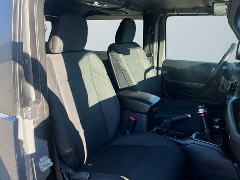 Used 2020 Jeep Wrangler Sport image 15