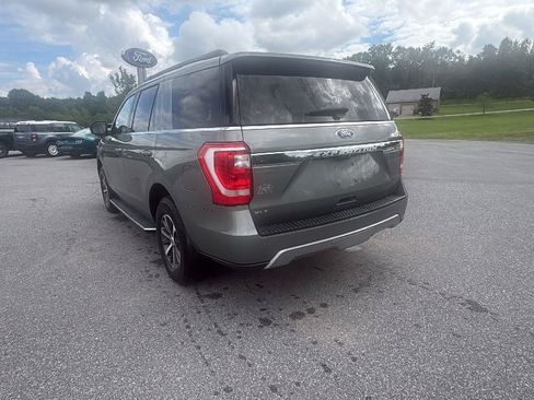 Used 2019 Ford Expedition XLT w/ Equipment Group 202A AWD/4WD image 6