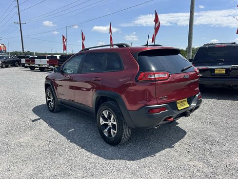 Used 2016 Jeep Cherokee Trailhawk w/ Comfort/Convenience Group AWD/4WD image 18