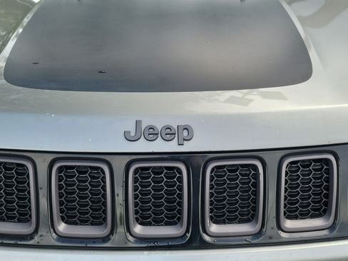 Used 2021 Jeep Compass Trailhawk AWD/4WD image 12