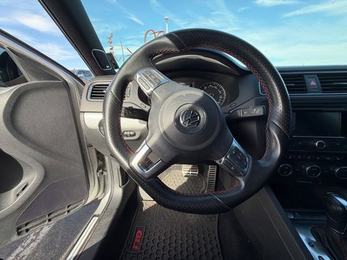 Used 2014 Volkswagen Jetta GLI Autobahn FWD image 11