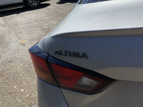 Used 2024 Nissan Altima 2.5 SV FWD image 10