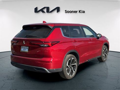 Used 2022 Mitsubishi Outlander ES image 6