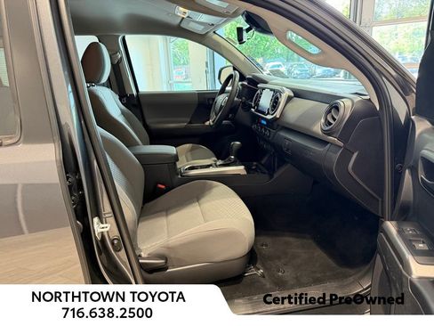 Used 2023 Toyota Tacoma SR5 AWD/4WD image 12