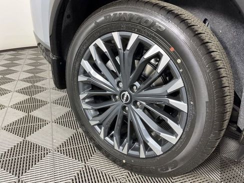 New 2026 Nissan Rogue Platinum AWD/4WD image 16