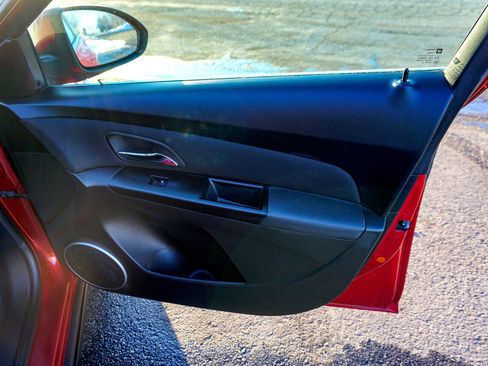 Used 2011 Chevrolet Cruze LT image 26