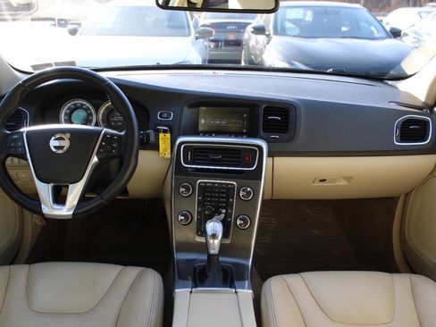 Used 2013 Volvo S60 T5 image 32