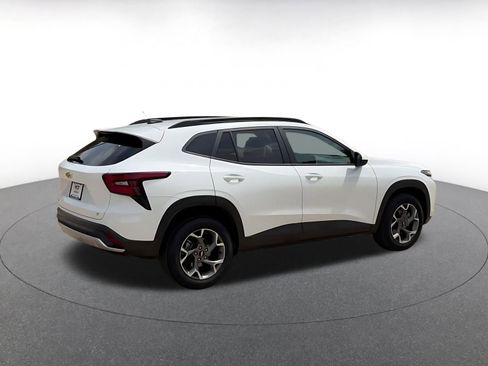 Used 2025 Chevrolet Trax LT w/ LT Convenience Package image 15