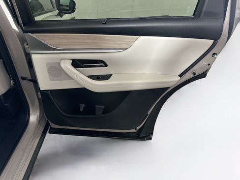 Used 2024 MAZDA CX-90 Plug-In Hybrid w/ Premium Plus AWD/4WD image 34