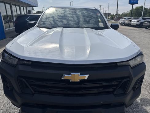 Used 2023 Chevrolet Colorado W/T w/ WT Convenience Package II RWD image 3