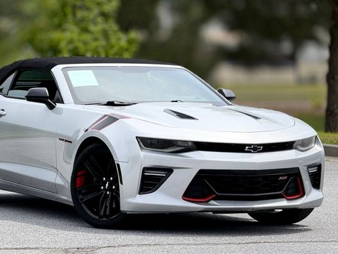 Used 2018 Chevrolet Camaro SS w/ Redline Edition RWD image 43