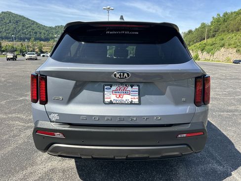 Used 2021 Kia Sorento S AWD/4WD image 3