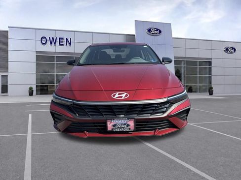 Used 2025 Hyundai Elantra Sport FWD image 9