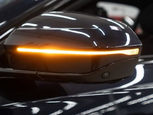 Used 2024 BMW 740i xDrive image 51