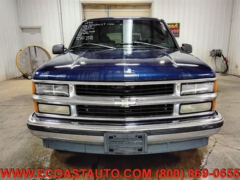 Used 1999 Chevrolet Suburban 2WD w/ Preferred Equipment Group 3 image 7