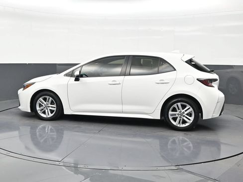 Used 2022 Toyota Corolla SE FWD image 2