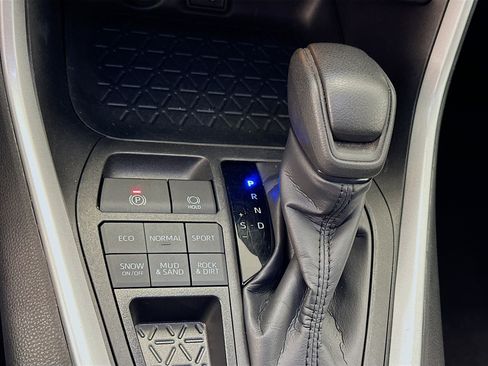 Used 2024 Toyota RAV4 XLE image 25