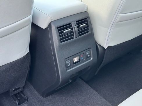 New 2025 Mitsubishi Outlander SEL image 13