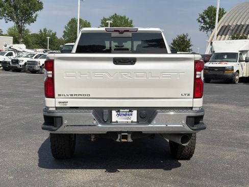 Used 2022 Chevrolet Silverado 2500 LTZ w/ LTZ Premium Package AWD/4WD image 11