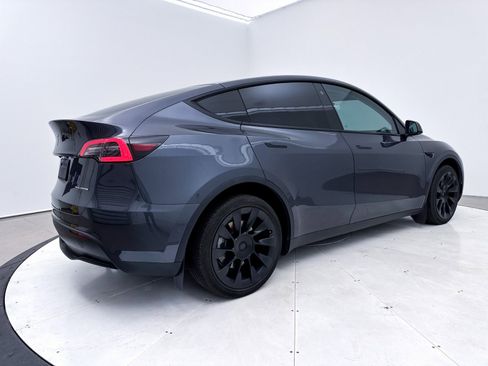 Used 2022 Tesla Model Y Long Range image 15