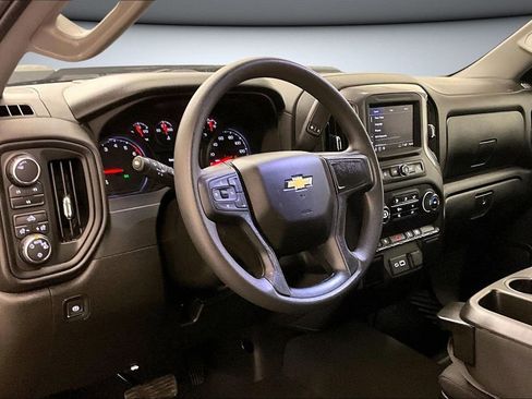 Used 2024 Chevrolet Silverado 2500 Custom image 18