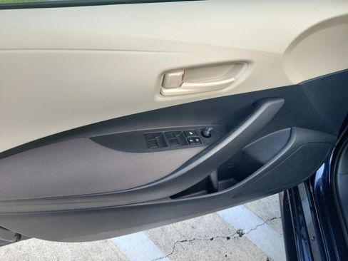 Used 2025 Toyota Corolla LE FWD image 20